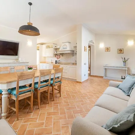 Gea 8, Emma Villa Costa Rei