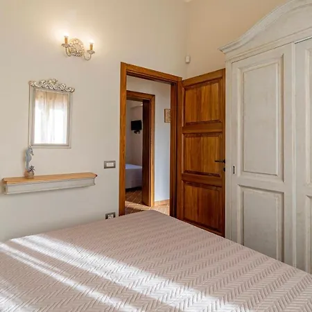 Villa Gea 8, Emma
