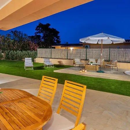 Βίλα Gea 8, Emma *