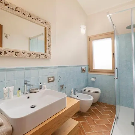 Gea 8, Emma Βίλα